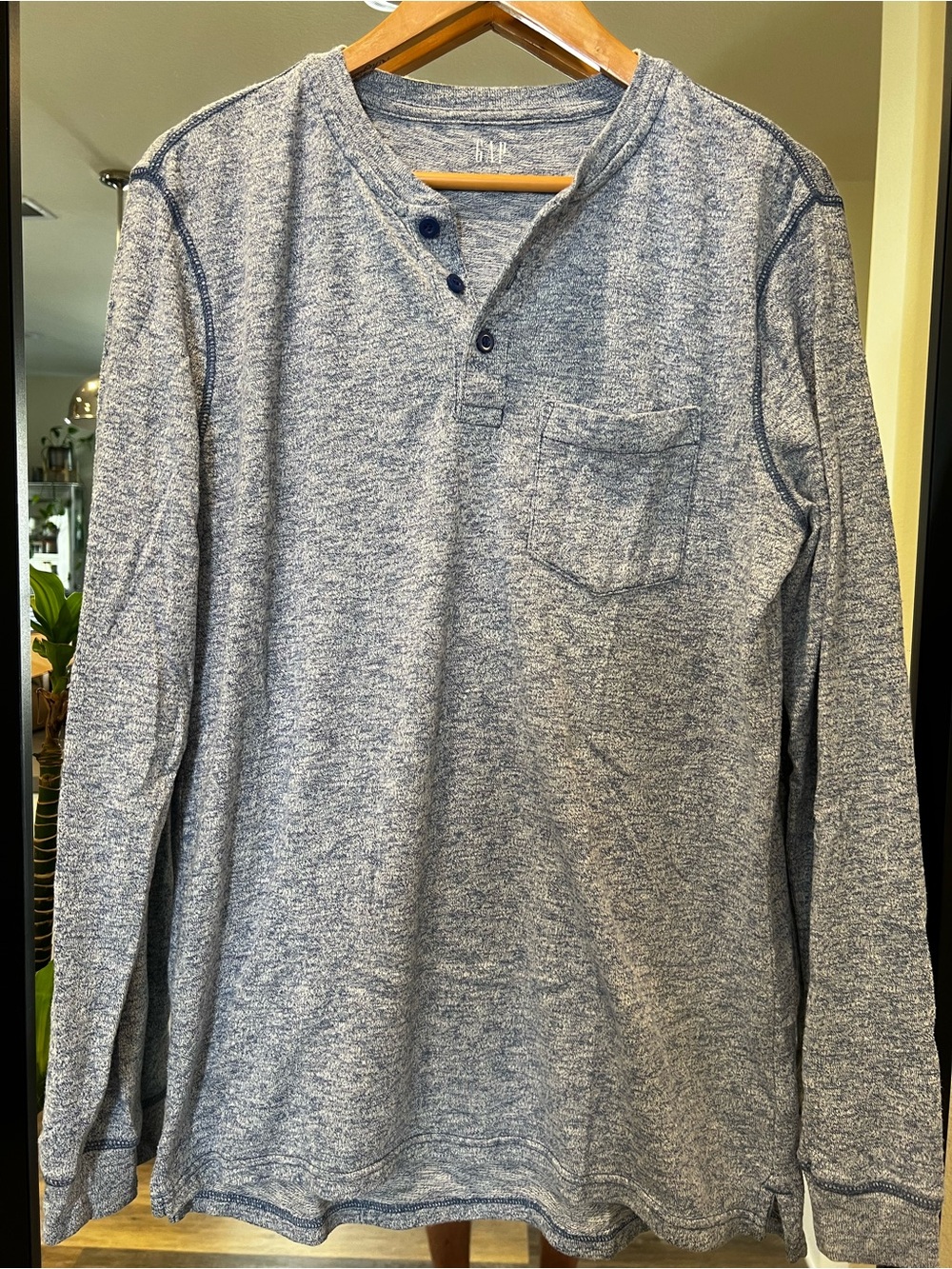 GAP Men's Long-Sleeve Heathered Blue Henley with Pocket